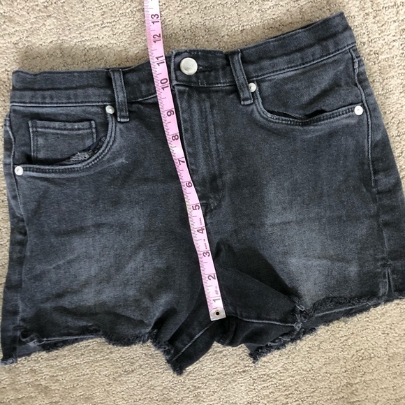 BlankNYC Black High Rise Denim Shorts - Picture 3 of 4